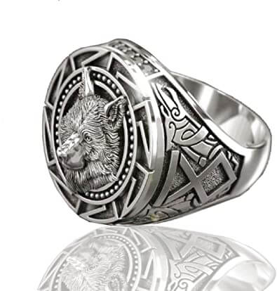 Guardian Wolf Ring – Stylish & Symbolic – Protects & Empowers the Wearer